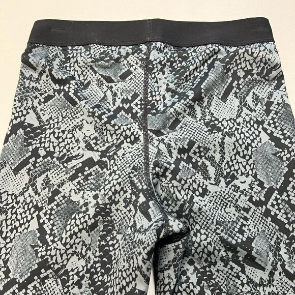Nike Pro Womens Crop Leggings Multicolor Mid Rise Stretch Workout Snake Print M - Picture 7 of 10
